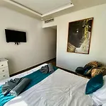 Small 1-Bedroom Apartment Perfect For Discovering Marrakech
